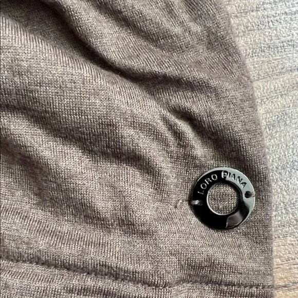 Loro Piana Cashmere Sweater Gray Fitted Long Sleeve Sz 42 Basic Italy Chic - Picture 3 of 3